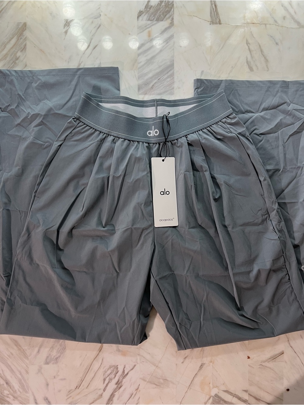 Alo Trousers Gray Performance Pants - Picture 4 of 4